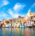 Nápoles é uma das cidades portuárias mais belas do mundo  Foto: Shutterstock / PureViagem