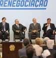 Brasília – O presidente Michel Temer sanciona as leis referentes ao Supersimples e ao Salão-Parceiro e lança o Mutirão da Renegociação  Foto: Agência Brasil