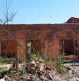 Um ano depois da tragédia, atingidos pela lama ainda não sabem quando serão indenizados. Casa em Bento Rodrigues foi destruída após rompimento da barragem  Foto: Agência Brasil