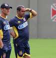 Jorginho e Zinho durante treino do Vasco  Foto: Carlos Gregório Jr./Vasco