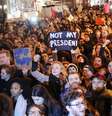 Milhares de manifestantes protestaram contra a eleição de Donald Trump em Nova York em frente à Trump Tower  Foto: Getty Images