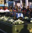 A caravana com as cinzas do herói cubano chega a Santiago de Cuba, onde os restos de Castro são enterrados em cerimônia privada.  Foto: EFE