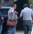 Gustavo Vargas Gamboa, diretor-geral da companhia aérea Lamia, é detido durante fiscalização   Foto: EFE