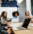  Relatório Global sobre Salários 2016-2017 revela ainda que a diferença salarial entre homens e mulheres fica acima de 50% nos postos de trabalho mais bem pagos das empresas.  Foto: Guia da carreira
