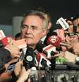 O presidente do Senado, Renan Calheiros (PMDB-AL), disse hoje (13) que o Ministério Público "passou a fazer política" e que isso prejudica a função "de ser fiscal da lei". Renan também fez críticas ao vazamento de delações premiadas na Operação Lava Jato.  Foto: Jane de Araújo/Agência Senado
