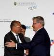 O vice-presidente do Equador Jorge Glas (à esquerdai) em encontro com o executivo Ron Hochstein  Foto: EFE