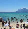 Praia do Arpoador, em Ipanema, ficou cheia no domingo de Natal   Foto: Agência Brasil