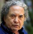 O escritor argentino Ricardo Piglia morreu nesta sexta-feira aos 75 anos após vários deles lutando contra uma Esclerose Lateral Amiotrófica (ELA), confirmou o ministro da Cultura da Argentina, Pablo Avelluto.  Foto: EFE