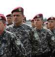 Segundo a Força Aérea Brasileira, os primeiros dos 100 agentes que vão participar da operação desembarcaram em Manaus perto das 5 horas (horário de Brasília; 3 horas no Amazonas   Foto: Agência Brasil