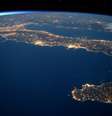 Confira quais são as cinco maiores ameaças para o mundo em 2017, segundo o Fórum Econômico Mundial.  Foto: ESA/NASA / BBC News Brasil