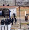 Detentos de Alcaçuz entram em confronto com o batalhão de choque da Polícia Militar na Penitenciária Estadual de Alcaçuz, localizada na região metropolitana de Natal   Foto: EFE