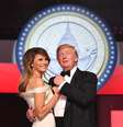 Trump e Malania dançam no palco do Centro de Convenções de Washington  Foto: EFE