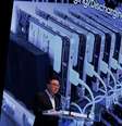 Koh Dong-jin, presidente da Samsung, durante coletiva de imprensa na sede da empresa  Foto: EFE