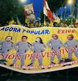 Protesto em Lima, no Peru, pede punição para acusados de corrupção relacionados à Odebrecht.  Foto: EFE