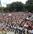 O Bloco Sargento Pimenta, que toca músicas do Beatles em versão marchinha, é um dos destaques do pré-carnaval de São Paulo  Foto: Leonardo Benassatto/FuturaPress