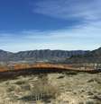 O muro entre Ciudad Juárez e El Paso está sendo reforçado com mão de obra mexicana  Foto: BBC / BBC News Brasil