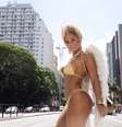 A Miss Bumbum Erika Canela faz ensaio sensual na Avenida Paulista  Foto: Giovanna Alimari / Divulgação