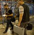 Delegado e peritos investigam local do acidente com carro alegórico da escola de samba Paraíso do Tuiuti, no Sambódromo   Foto: Fernando Frazão/Agência Brasil