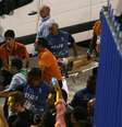 Das 20 pessoas atendidas, 12 ficaram feridas e oito receberam assistência médica no local, devido à ansiedade e ao nervosismo provocado pelo estresse em função do acidente.  Foto: EFE