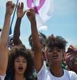 O Dia Internacional da Mulher será marcado por protestos e paralisações em pelo menos 30 países. As mulheres querem chamar a atenção para temas como racismo, aborto e violência contra elas. Na foto, Marcha das Mulheres Negras Contra o Racismo, a Violência e pelo Bem Viver ocorrida em Brasília, em 2015  Foto: Agência Brasil