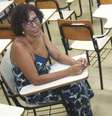 Professora há 29 anos, Jonê Carla Brandão ainda se choca com histórias contadas por alunos  Foto: Alexandre Campbell/BBC