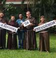 Padres franciscanos fazem protesto  Foto:  Frei Orestes Serra