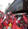- Manifestação de centrais sindicais contra mudança do sistema de previdência na av. Paulista.  Foto: Fotos Públicas