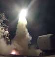 Estados Unidos disparam mísseis contra base aérea de Shayrat, na cidade síria de Homs.  Foto: Reuters