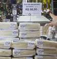 Venda de Bacalhau no Mercado Municipal de São Paulo (SP). Comerciantes tentam não aumentar o valor do produto até a Páscoa.  Foto: Uriel Punk/Futura Press