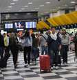 Movimentação de passageiros no Aeroporto de Congonhas, zona sul de São Paulo (SP), na manhã desta quinta-feira (13), saída para o feriado da Semana Santa.  Foto: Renato S. Cerqueira/Futura Press