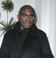 O estilista Edward Enninful é o primeiro homem e a primeira pessoa negra a assumir o comando da Vogue britânica  Foto: Victor Boyko/Getty / BBC News Brasil