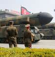 Coreia do Norte mostra seu poderio bélico durante desfile militar  Foto: Reuters