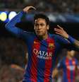 O jogador brasileiro Neymar em jogo que terminou com a derrota do Barcelona para o Juventus e desclassificou o time espanhol da Liga dos Campeões  Foto: Albert Gea Livepic / Reuters