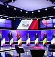 Os onze candidatos à Presidência debatiam na TV quando se deu o incidente em Paris   Foto: Reuters