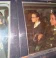 A ex-primeira-dama Adriana Ancelmo chega em sua casa, no Leblon, onde vai cumprir prisão domiciliar, após quase quatro meses presa em Bangu   Foto: Agência Brasil