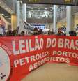 Protesto no Aeroporto Santos Dumont, no Rio de Janeiro (RJ), na manhã desta sexta-feira (28). O ato faz parte do movimento nacional intitulado “Greve Geral" contra a reforma da Previdência e reforma trabalhista.  Foto: Alessandro Buzas/Futura Press