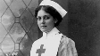 Violet Constance chegou a trabalhar como enfermeira da Cruz Vermelha em uma das embarcações  Foto: Violet Jessop / Governo Britânico / BBC News Brasil