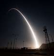 Imagem mostra lançamento de míssil Minuteman 3 no dia 26 de abril pela Força Aérea dos EUA  Foto: Reuters