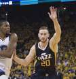 Kevin Durant (esq.) foi o cestinha dos Warriors  Foto: Reuters