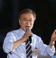 O candidato liberal do Partido Democrático Moon Jae-In venceu as eleições presidenciais na Coreia do Sul, conforme indicam pesquisas de boca de urna  Foto: Agência Brasil