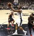 O ala Kawhi Leonard foi o principal jogador dos Spurs  Foto: Reuters