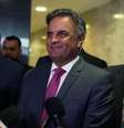 Senador Aécio Neves fala à imprensa, no Palácio do Planalto, após encontro com o presidente Michel Temer   Foto: Agência Brasil