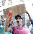 Moradores da Alameda Dino Bueno protestam após demolição de imóveis na região conhecida como Cracolândia  Foto: Futura Press