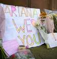 Mural de homenagens em frente à Manchester Arena lembra as vítimas do atentado.  Foto: Getty Images