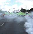 Manifestantes e policiais se enfrentam em protesto na Esplanada  Foto: Futura Press