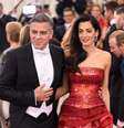 George Clooney e a mulher, Amal, reservaram um andar do hospital para ter privacidade  Foto: Getty Images / PurePeople