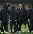 Tite comandou treino da Seleção Brasileira em Melbourne, onde fará amistosos contra Argentina e Austrália  Foto: Lucas Figueiredo/CBF