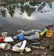 A poluição provocada pelos plásticos é uma tragédia ambiental global que contamina o solo e os mares   Foto: Agência Brasil