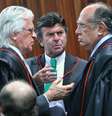  Ministros Napoleão Nunes Maia Filho, Luiz Fux e Gilmar Mendes, durante sessão plenária do TSE para julgamento da Aije 194358.  Foto:  Roberto Jayme/Ascom/TSE