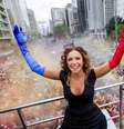 Cantora estará no trio elétrico da Skol nesta edição da Parada LGBT  Foto: Reprodução/Facebook Daniela Mercury / Guia da Semana